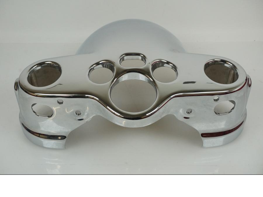 Vänster sida på Strålkastarkåpa från en H-D FLS -2012 motorcykel.