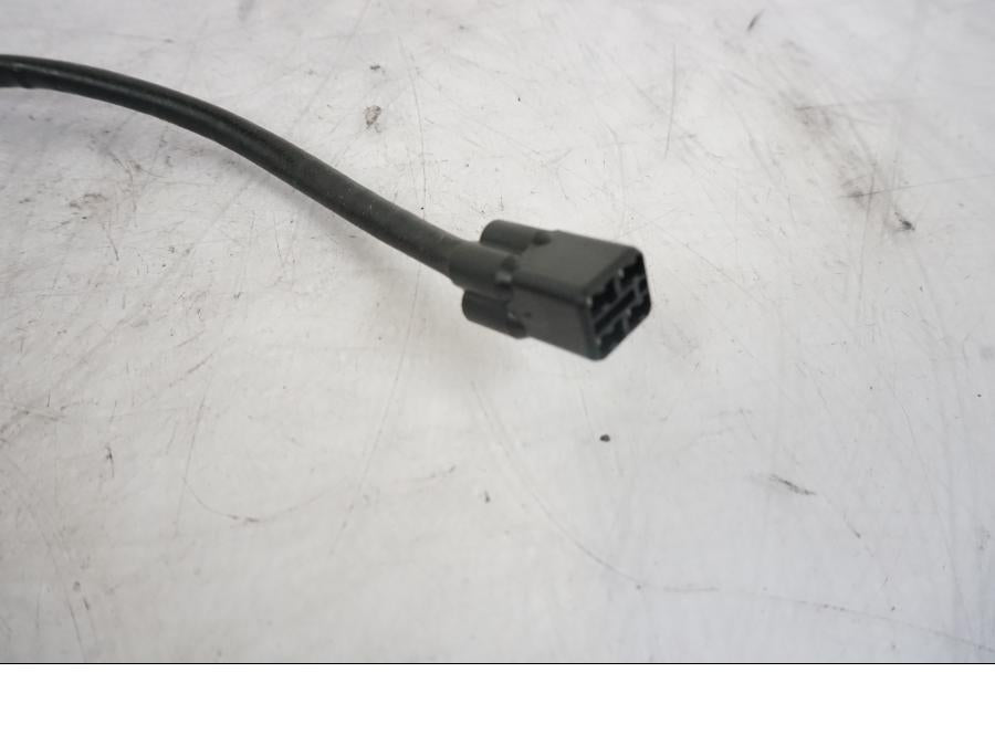 Baksidan på Lambdasond från en KTM 1290 Super Duke R -2023 motorcykel.