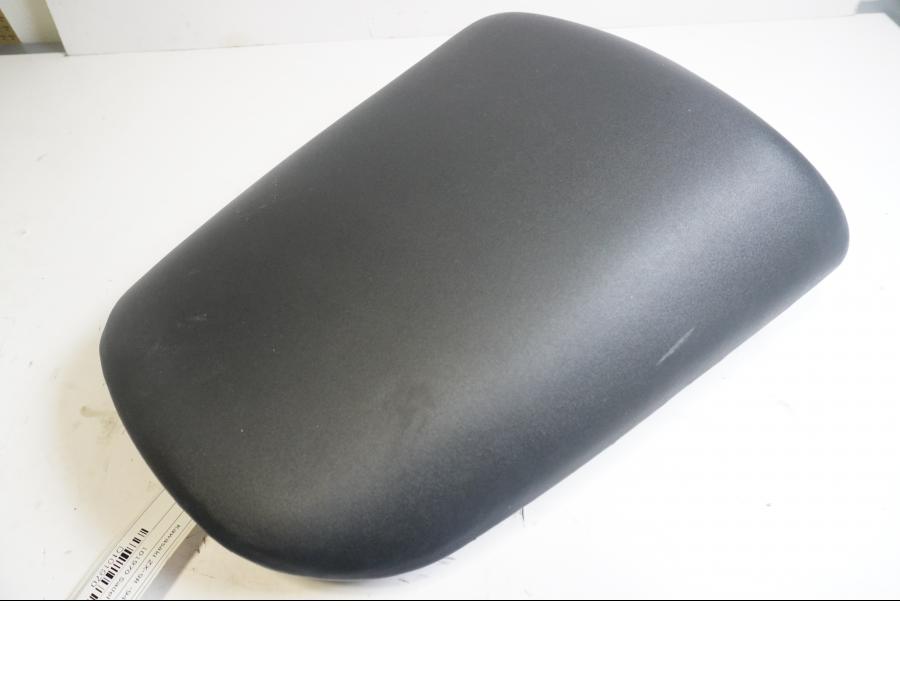 Baksidan på Sadel från en Kawasaki ZX-9R -1994 motorcykel.