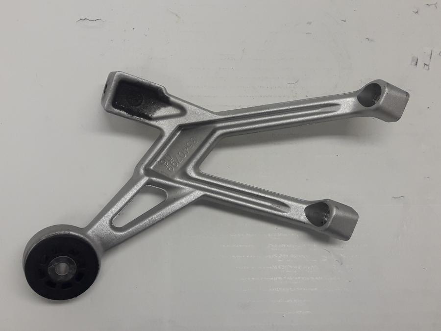 Baksidan på Fotpinnefäste från en BMW R 1250 RS -2020 motorcykel.