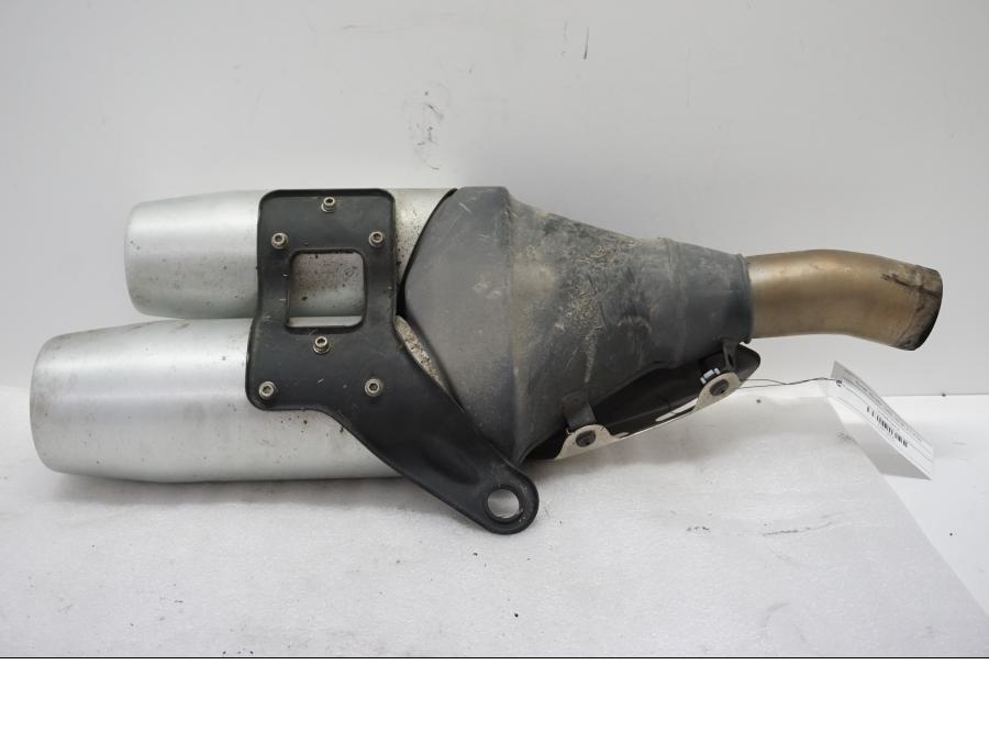 Baksidan på Ljuddämpare från en Ducati Monster 1200 -2015 motorcykel.