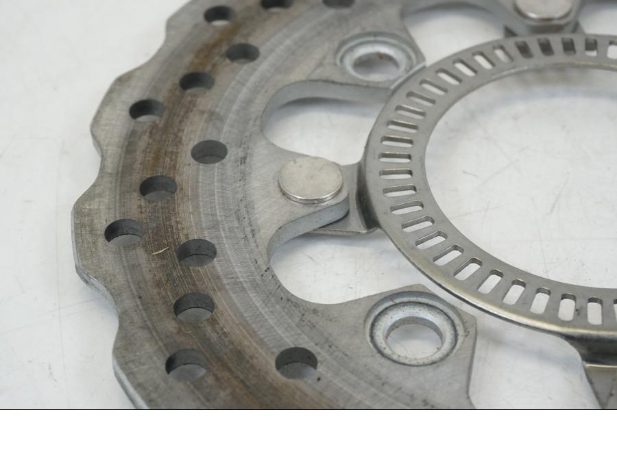 Höger sida på Bromsskiva från en Kawasaki ER-6F -2016 motorcykel.