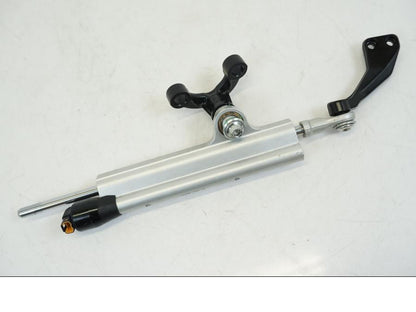 Extrabild2 på Styrdämpare Öhlins från en Ducati Streetfighter V4 -2020 motorcykel.