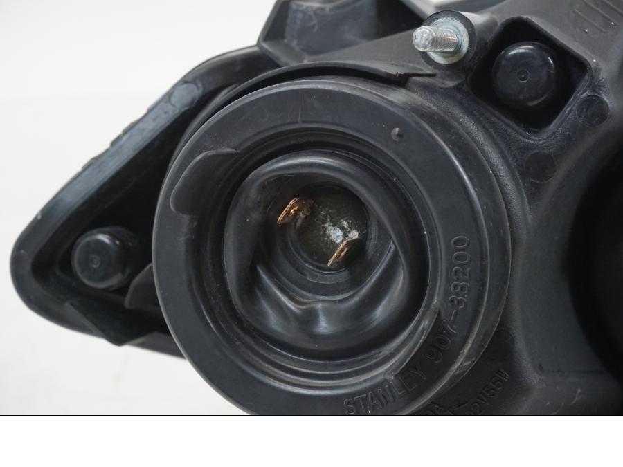 Extrabild4 på Strålkastare från en Honda VFR 800 -2003 motorcykel.