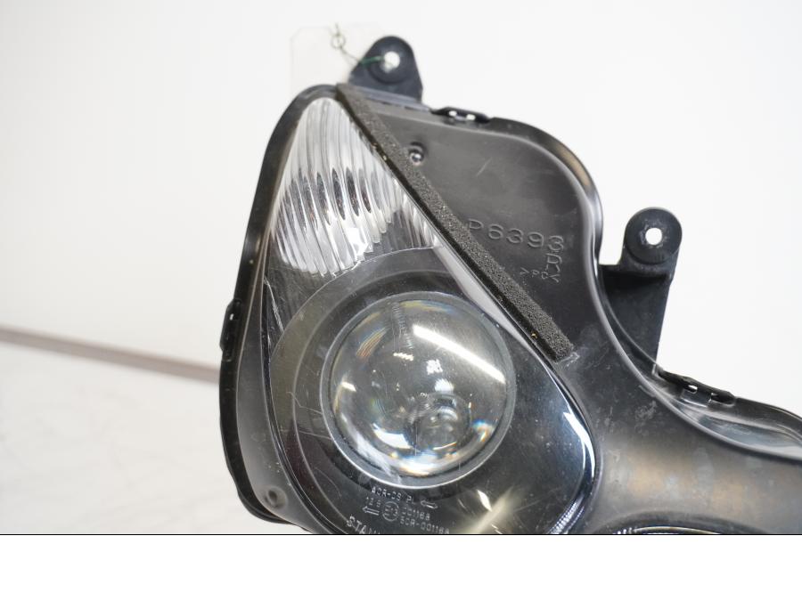 Höger sida på Strålkastare från en Kawasaki ZZ-R 1400 -2010 motorcykel.