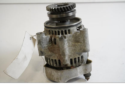 Framsidan på Generator från en Suzuki GSX 750 -1998 motorcykel.