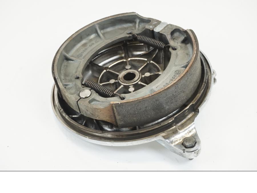 Vänster sida på Bromstrumma från en Yamaha XV 750 -1998 motorcykel.