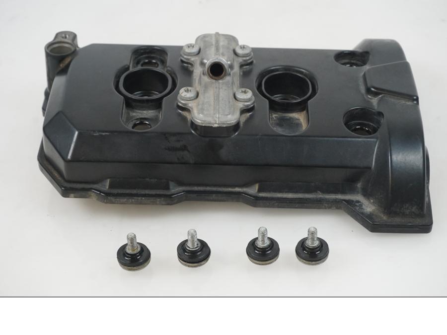 Snett uppifrån på Ventilkåpa från en BMW F 800 GS -2017 motorcykel.