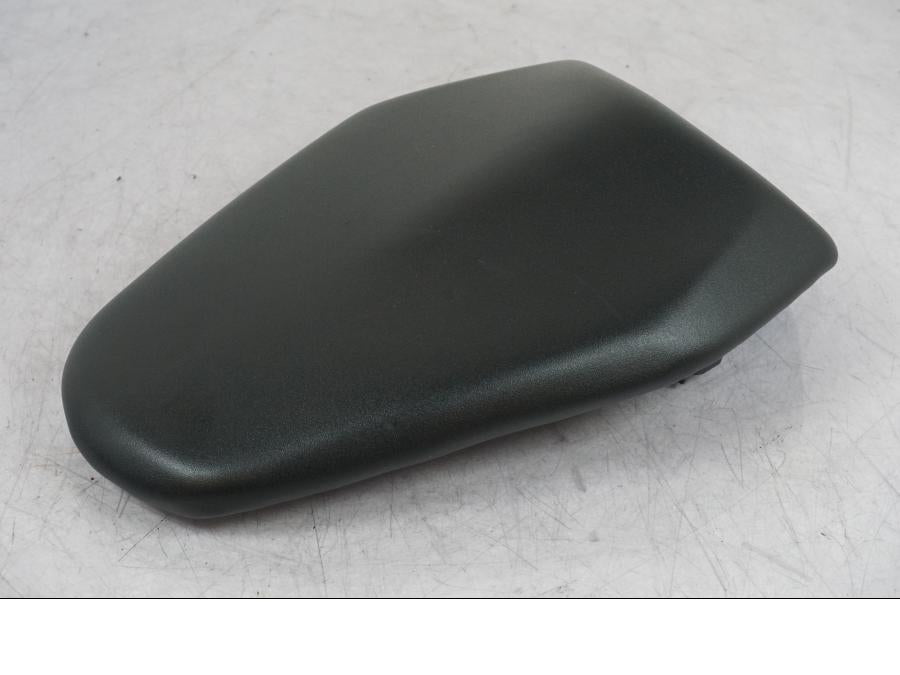 Höger sida på Sadel från en Kawasaki ZX-4R -2024 motorcykel.