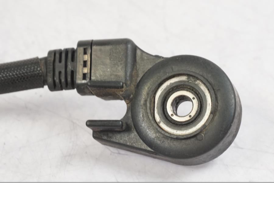 Snett nerifrån på Sidostödsbrytare från en BMW R 1200 GS -2005 motorcykel.