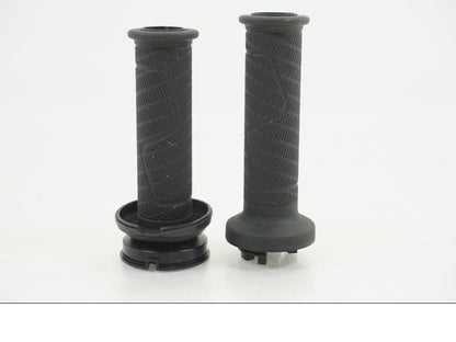 Framsidan på Handtag från en KTM 790 Duke -2018 motorcykel.