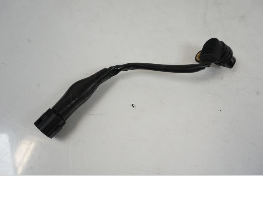 Baksidan på Kamaxelgivare från en Yamaha MT-10 -2022 motorcykel.