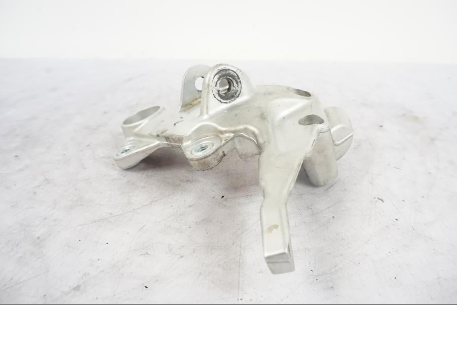 Snett uppifrån på Fotpinnefäste från en KTM 690 SMCR -2016 motorcykel.