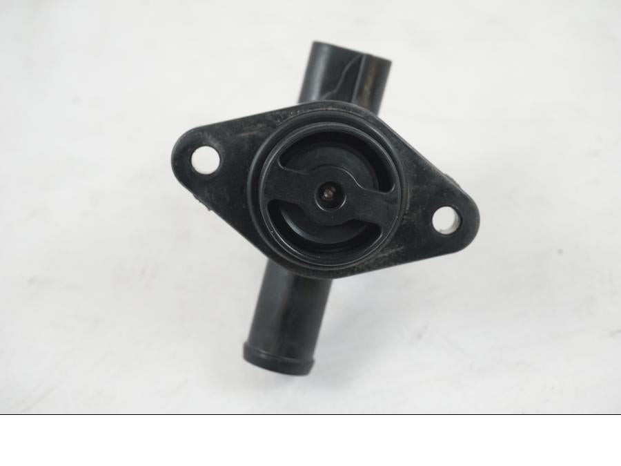 Höger sida på Second Air från en Suzuki VZR 1800 -2009 motorcykel.