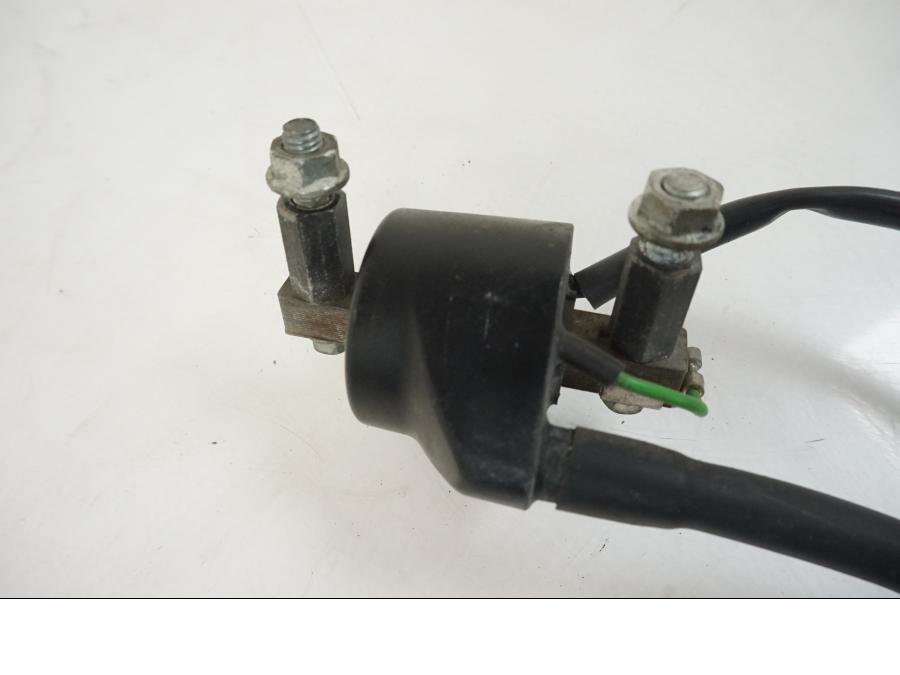 Höger sida på Tändspole från en Honda XL 1000 V -2008 motorcykel.