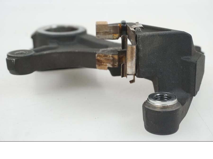 Extrabild2 på Bromsoksfäste från en Suzuki GSX-R 1000 -2007 motorcykel.