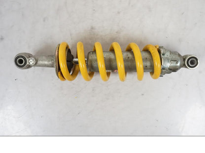 Baksidan på Stötdämpare från en Honda VTR 1000 F -1997 motorcykel.