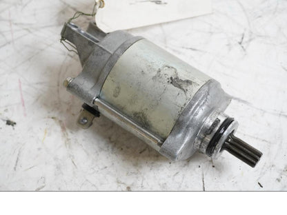 Framsidan på Startmotor från en BMW S 1000 RR -2010 motorcykel.