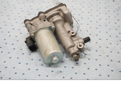 Baksidan på ABS Modulator från en Honda CBR 1000 RR -2011 motorcykel.