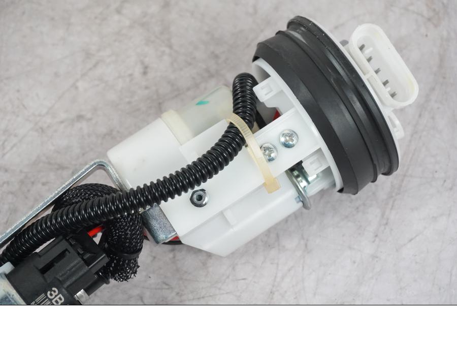 Höger sida på Bensinpump insprut från en Ducati Multistrada V4 -2024 motorcykel.