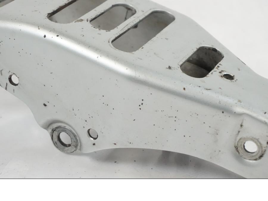 Höger sida på Ramdel från en BMW F 650 CS -2002 motorcykel.