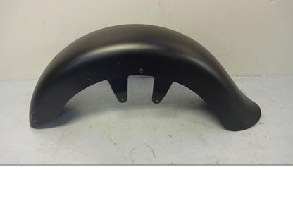 Baksidan på Framskärm från en Indian Chieftain Dark Horse -2018 motorcykel.