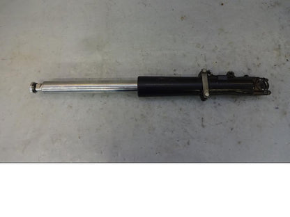 Baksidan på Gaffelben från en H-D Touring Road King Custom FLHRSI -2004 motorcykel.