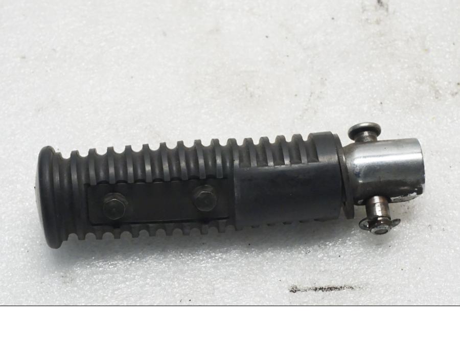 Baksidan på Fotpinne från en Kawasaki VN 1500 Mean Streak -2003 motorcykel.