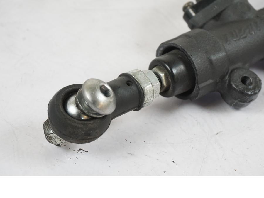 Vänster sida på Bromshuvudcylinder från en Honda CBR 1000 RR -2007 motorcykel.