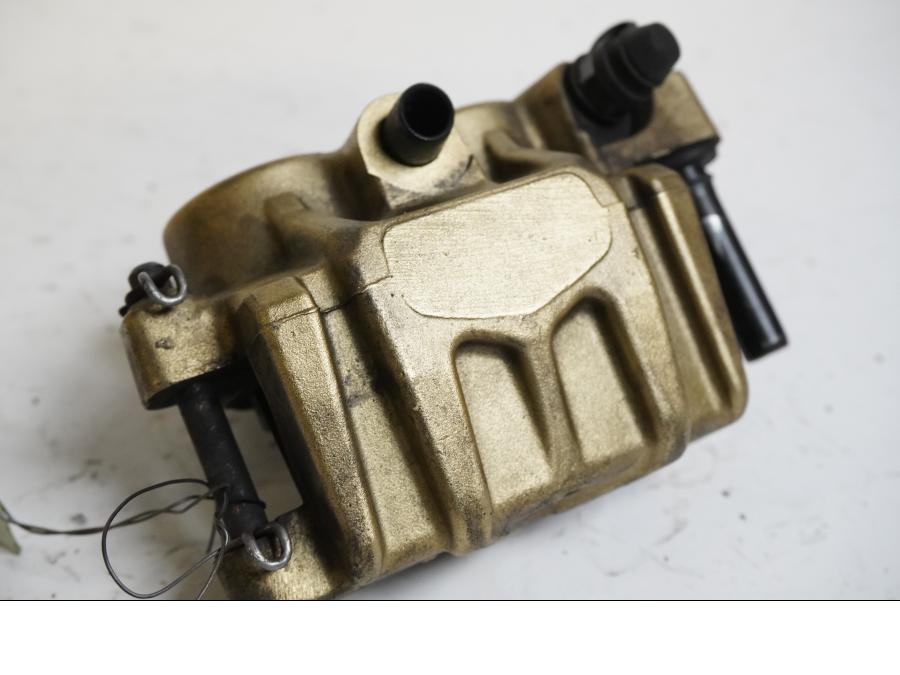 Baksidan på Bromsok från en Yamaha YZF-R 125 -2008 motorcykel.