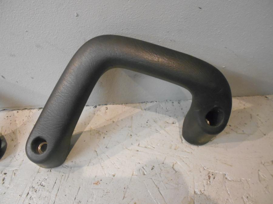 Vänster sida på Passagerarhandtag från en Honda GL 1800 -2001 motorcykel.