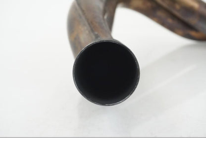 Snett nerifrån på Grenrör från en Kawasaki ER-6F -2016 motorcykel.