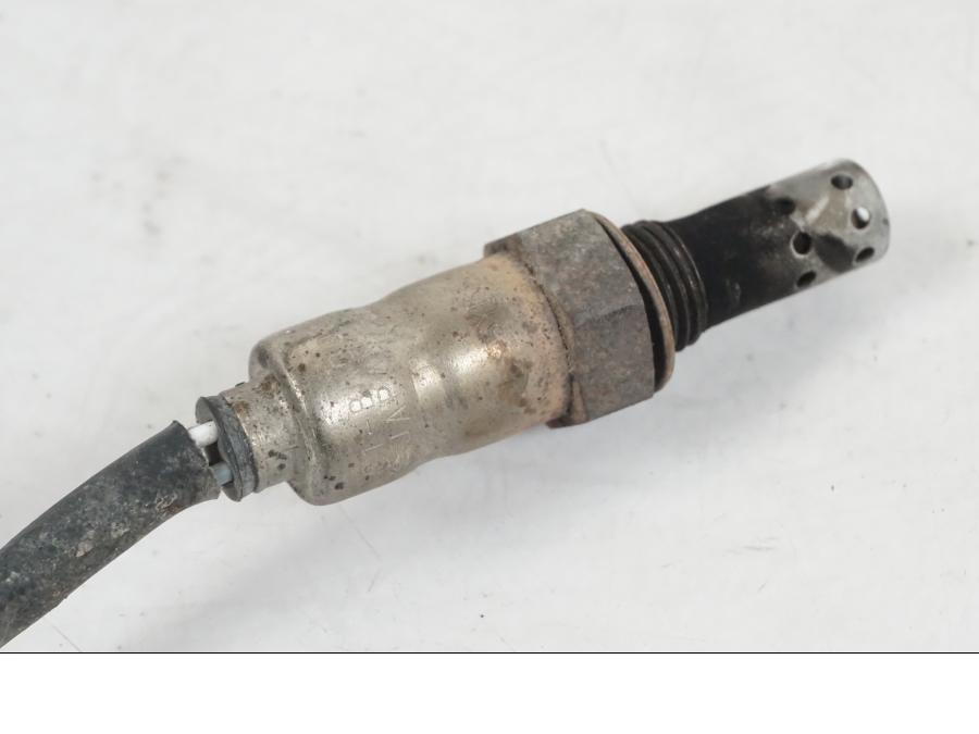 Höger sida på Lambdasond från en Husqvarna 701 SUPERMOTO ABS -2016 motorcykel.