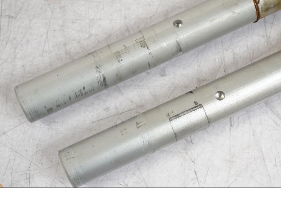 Höger sida på Styre från en Suzuki GSX 1300 RX -1999 motorcykel.