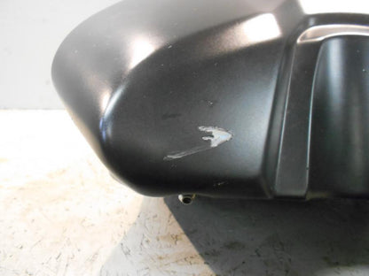 Snett nerifrån på Bensintank från en Ducati 848 -2013 motorcykel.