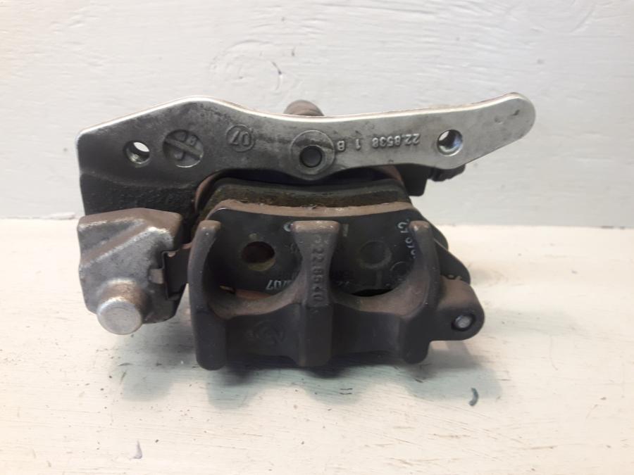 Baksidan på Bromsok från en BMW K 1200 S -2008 motorcykel.