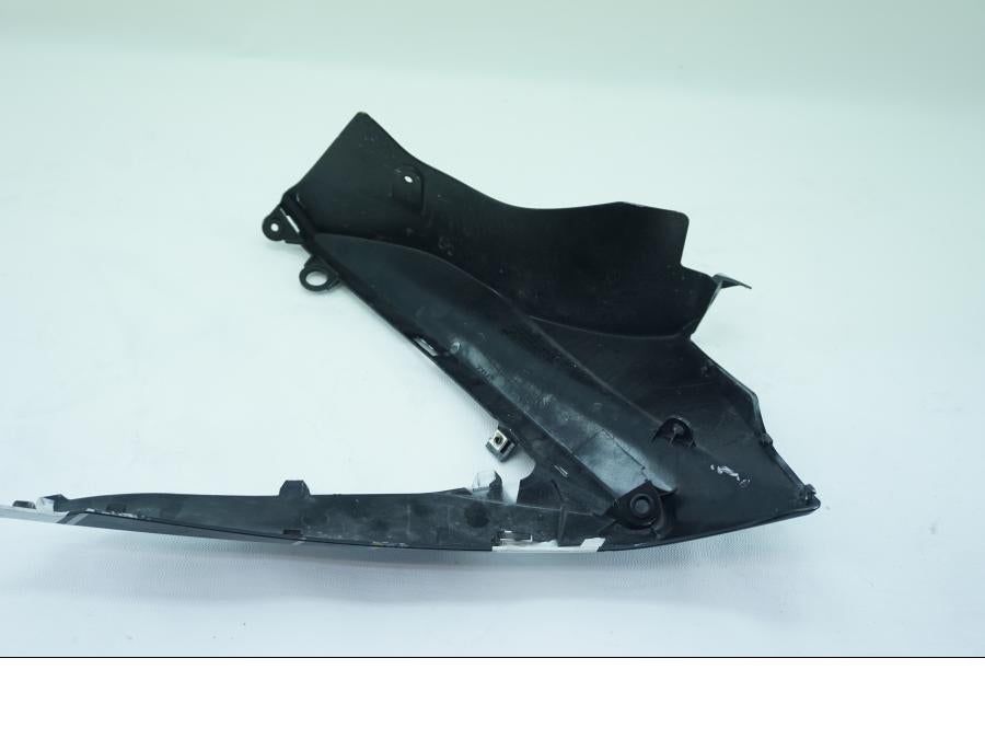 Höger sida på Sidkåpa från en Suzuki GSX-R 1000 -2008 motorcykel.