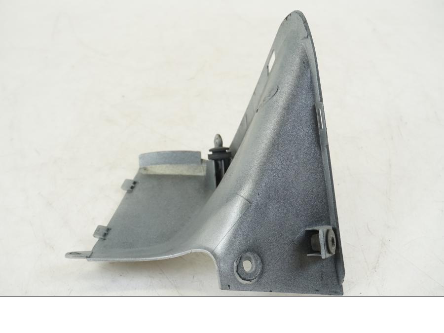 Vänster sida på Instrumentkåpa från en Honda VFR 800 -2003 motorcykel.