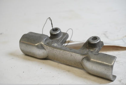 Baksidan på Bromsfördelare från en Honda VF 750 C -1983 motorcykel.