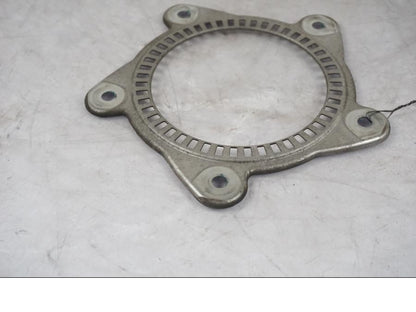 Baksidan på ABS krans från en BMW F 800 R -2018 motorcykel.