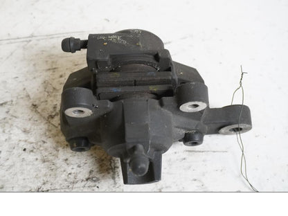 Höger sida på Bromsok från en Suzuki SV 650 -2002 motorcykel.