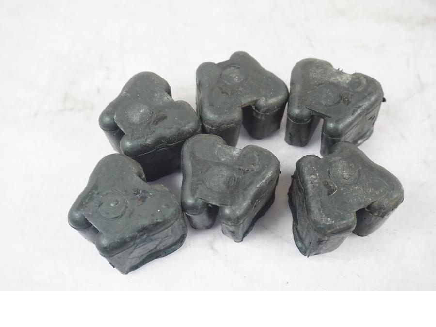 Vänster sida på Ryckutjämnare från en KTM 1290 Super Adventure S -2022 motorcykel.