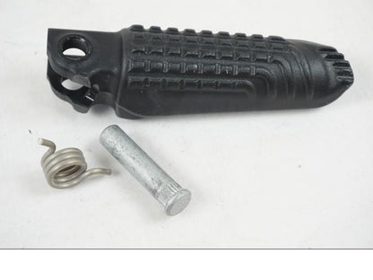 Framsidan på Fotpinne från en KTM 1290 Super Duke R EVO -2023 motorcykel.