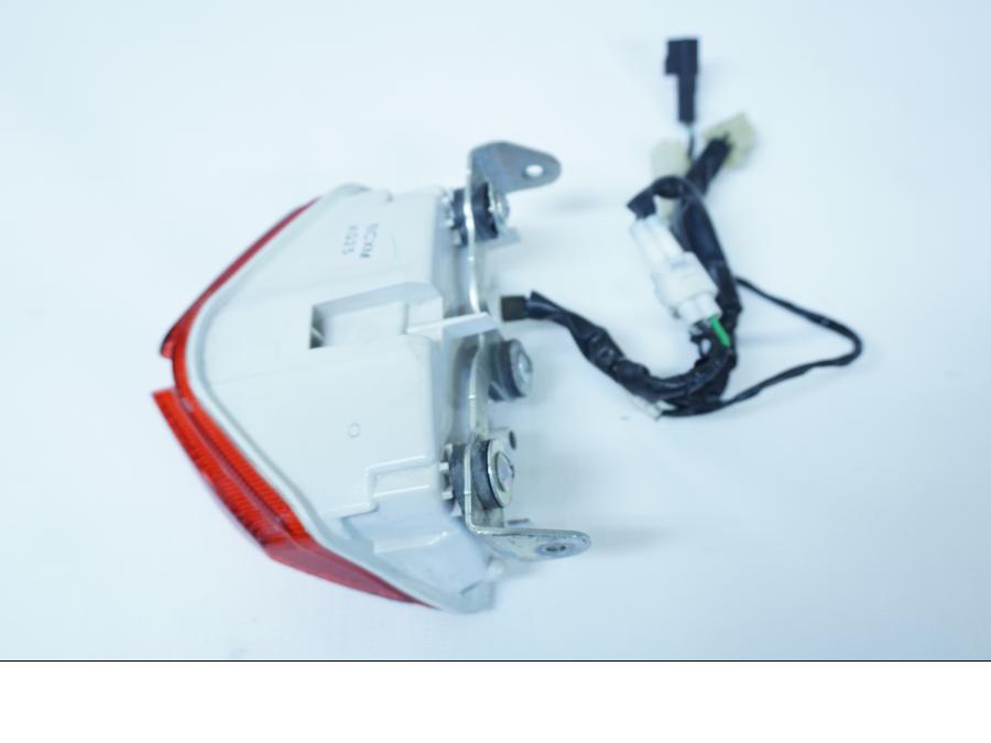 Vänster sida på Baklampa från en Suzuki GSX-R 750 -2009 motorcykel.