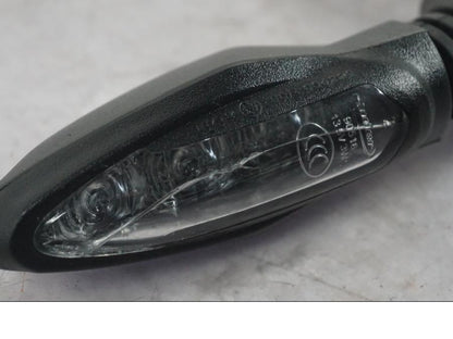 Höger sida på Blinkers LED från en KTM 1290 Super Duke R -2022 motorcykel.