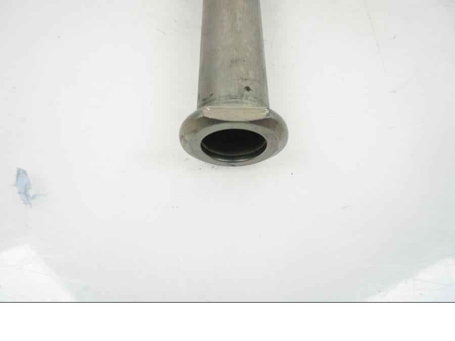 Snett uppifrån på Axel från en Yamaha MT-09 Tracer -2021 motorcykel.