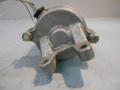 Höger sida på Startmotor från en BMW S 1000 RR -2010 motorcykel.