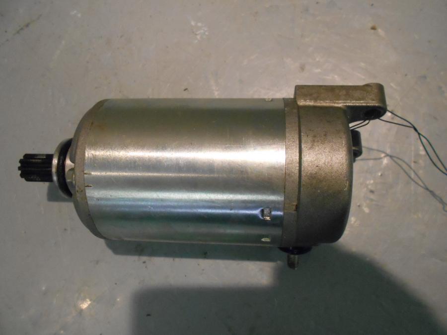 Baksidan på Startmotor från en BMW K 1600 -2011 motorcykel.