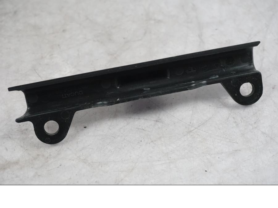 Snett uppifrån på Nivåsensor från en Ducati Multistrada V4 -2024 motorcykel.