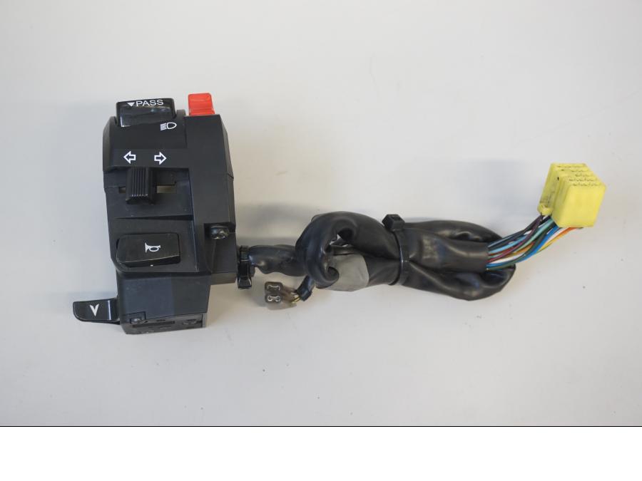 Framsidan på Styrelreglage från en Suzuki GSX-R 1000 -2013 motorcykel.